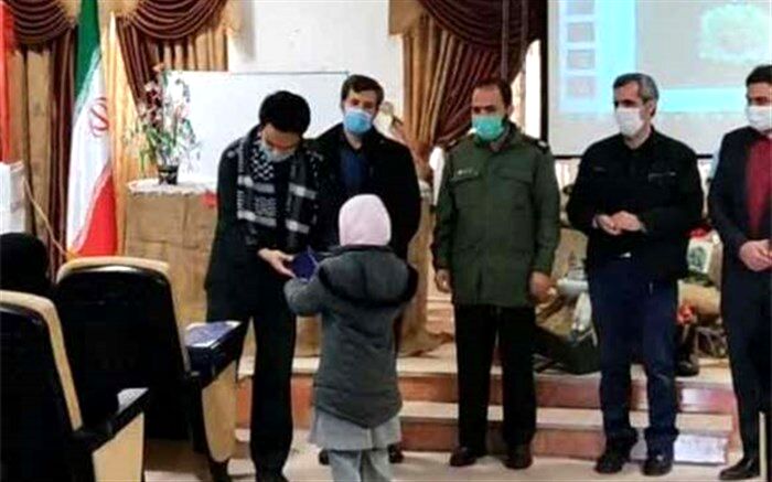 از خانواده شهید مدافع حرم شهرستان پیشوا تجلیل شد