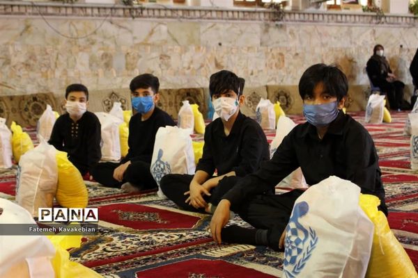 تهیه و توزیع ۲۰۰۰ بسته‌ معیشتی در سالگرد شهید سلیمانی