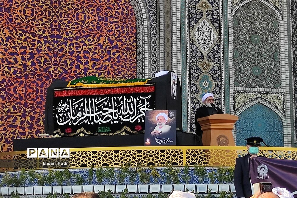 تشییع پیکرمرحوم آیت الله محمد تقی مصباح یزدی در حرم مطهر حضرت امام رضا (ع)