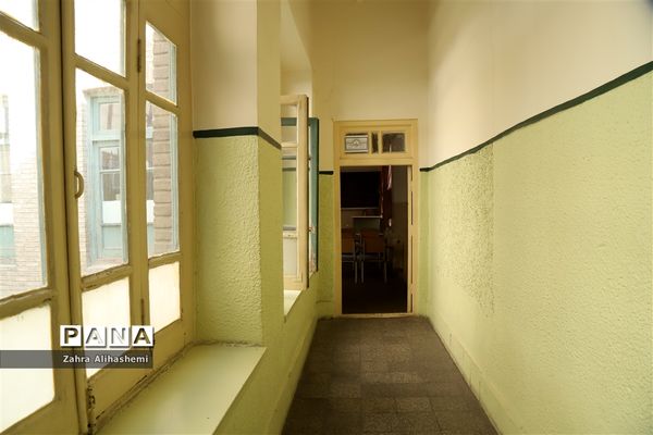 دبیرستان ماندگار و هنرستان فیروزبهرام