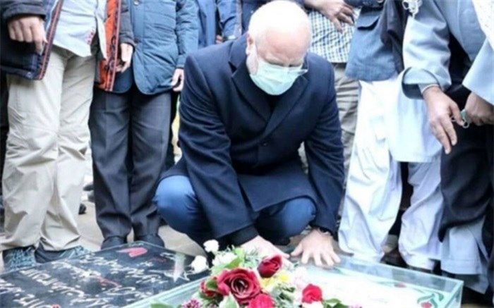 ادای احترام رئیس مجلس به مقام شامخ شهید سلیمانی