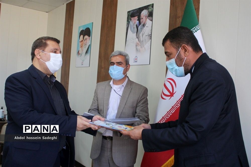 تجلیل از داوران سی و هشتمین دوره مسابقات فرهنگی هنری آموزش و پرورش استان بوشهر