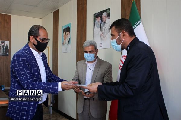 تجلیل از داوران سی و هشتمین دوره مسابقات فرهنگی هنری آموزش و پرورش استان بوشهر