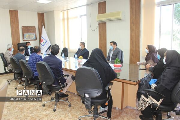 تجلیل از داوران سی و هشتمین دوره مسابقات فرهنگی هنری آموزش و پرورش استان بوشهر