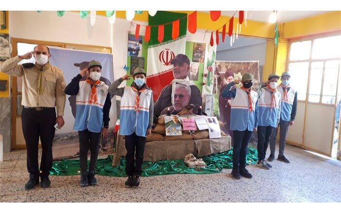 برپایی نمایشگاه عکس و ساخت ماکت سردار شهیدسلیمانی  دردبیرستان جواد الائمه ( ع)  ناحیه۶ مشهد