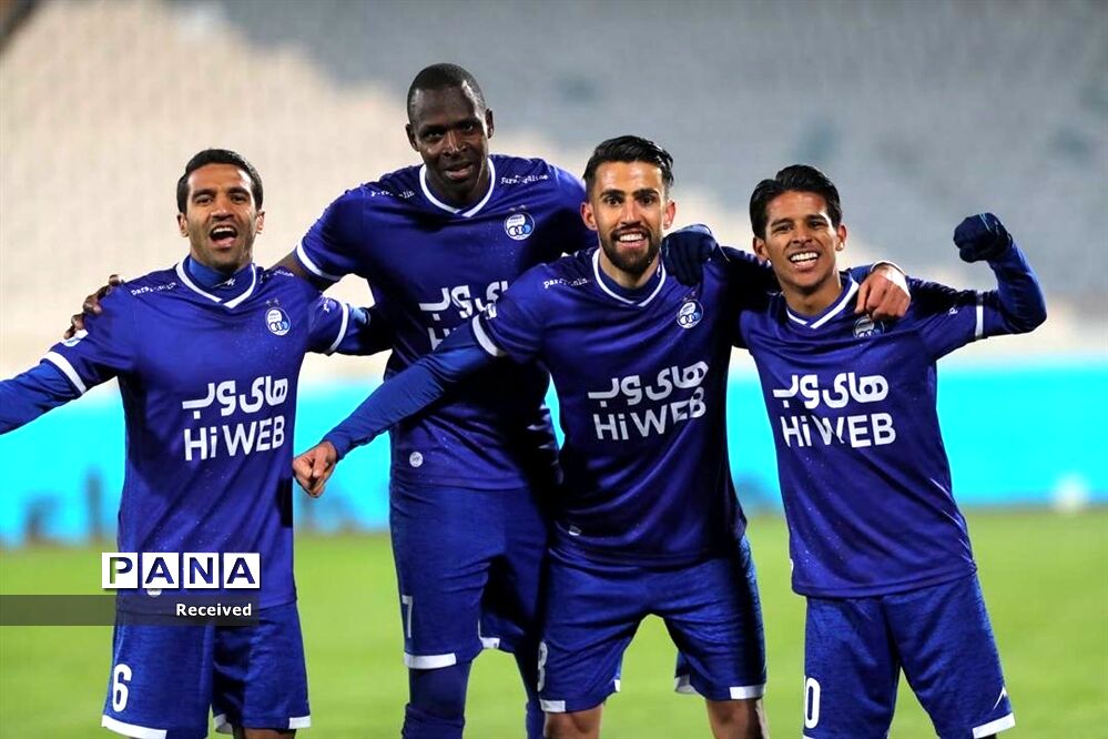 دیدار تیم‌های استقلال تهران و آلومینیم اراک
