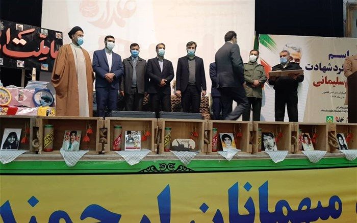 تقدیر از دانش‌آموزان مسابقات فرهنگی هنری در مراسم اختتامیه جشنواره فرهنگی هنری علمدار