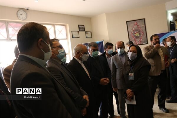 بازدید وزیر آموزش و پرورش از نمایشگاه دستاوردهای دانش‌آموزان و هنرجویان خراسان رضوی