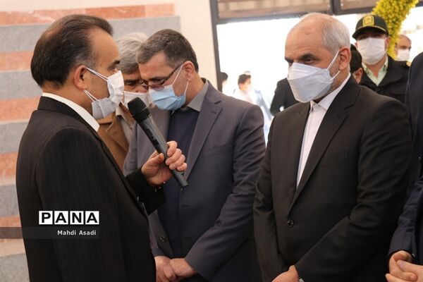 بازدید وزیر آموزش و پرورش از نمایشگاه دستاوردهای دانش‌آموزان و هنرجویان خراسان رضوی
