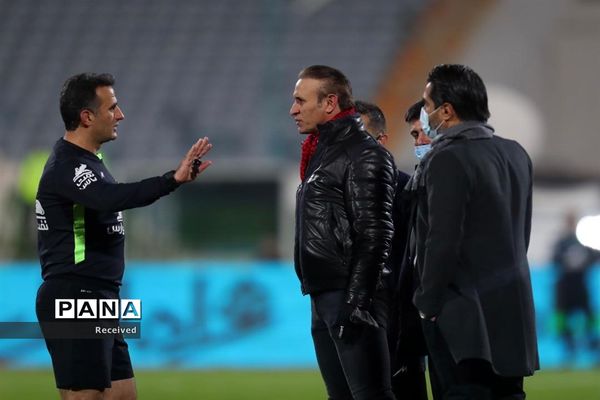 دیدار تیم‌های پرسپولیس و سپاهان