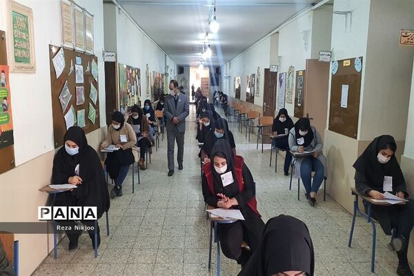 بازدید مدیر آموزش و پرورش ناحیه یک بهارستان از حوزه های برگزاری امتحانات نهایی
