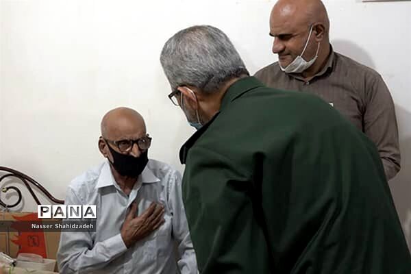 دیدار سردار غیب پرور با دو خانواده شهید بوشهری