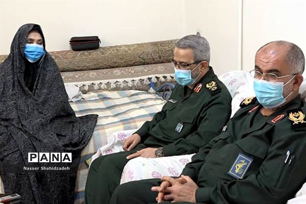 دیدار سردار غیب پرور با دو خانواده شهید بوشهری