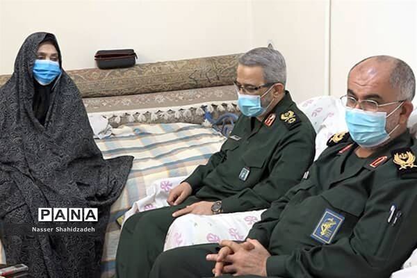 دیدار سردار غیب پرور با دو خانواده شهید بوشهری
