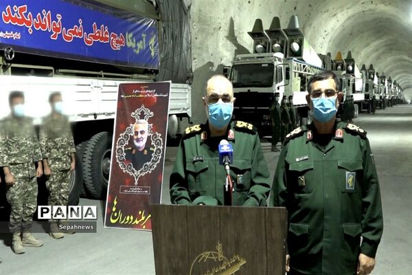 رونمایی یکی از پایگاه های راهبردی موشکی نیروی دریایی سپاه در سواحل خلیج فارس