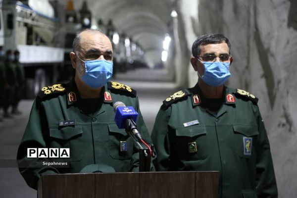 رونمایی یکی از پایگاه های راهبردی موشکی نیروی دریایی سپاه در سواحل خلیج فارس