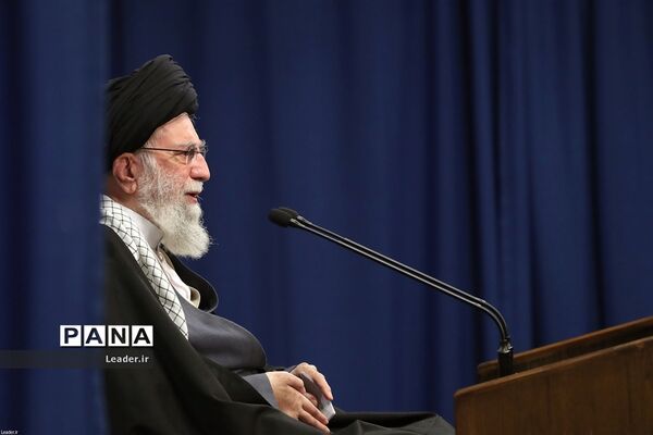 سخنرانی تلویزیونی رهبر انقلاب در سالروز قیام ۱۹ دی ۱۳۵۶ مردم قم