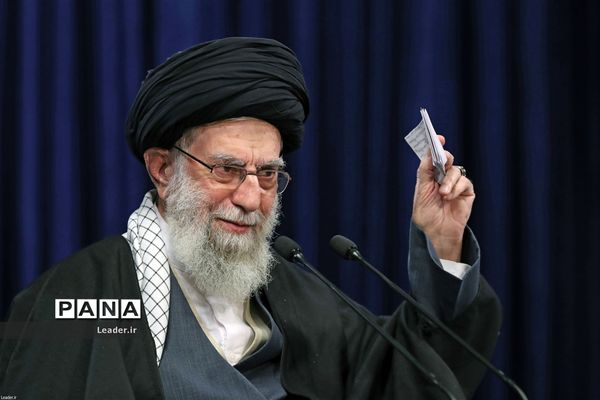 سخنرانی تلویزیونی رهبر انقلاب در سالروز قیام ۱۹ دی ۱۳۵۶ مردم قم