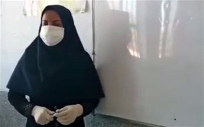یک معلم: با وجود مشکلات جسمی، کلاس‌ها را حضوری برگزار می‌کنم