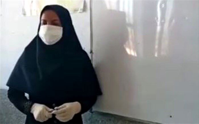 یک معلم: با وجود مشکلات جسمی، کلاس‌ها را حضوری برگزار می‌کنم