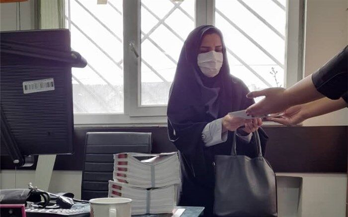 اهداء کتابچه آموزشی با عنوان بلوغ دختران به اداره آموزش و پرورش ملارد