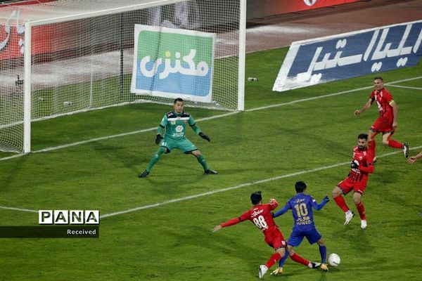 دیدار تیم‌های استقلال و پرسپولیس