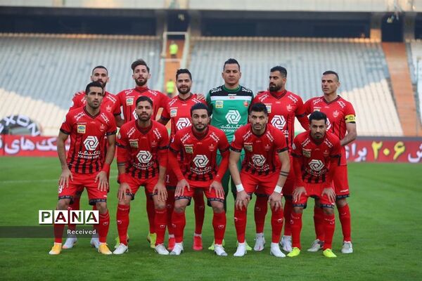 دیدار تیم‌های استقلال و پرسپولیس