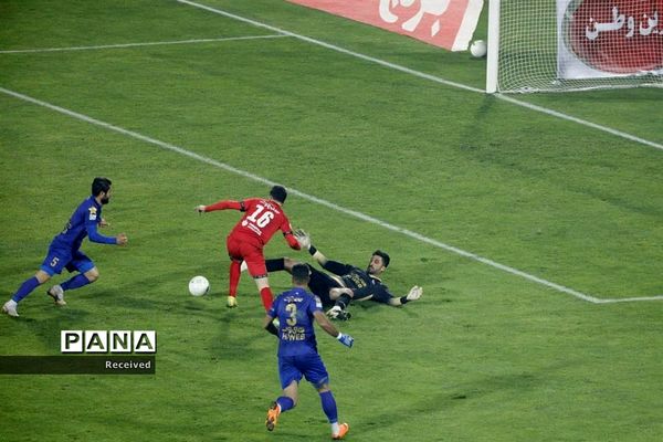 دیدار تیم‌های استقلال و پرسپولیس