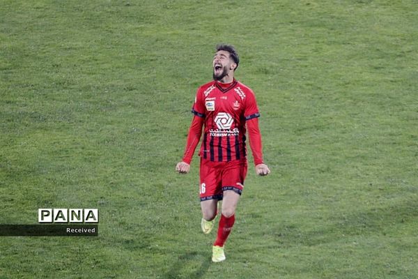 دیدار تیم‌های استقلال و پرسپولیس