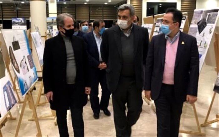 بازدید حناچی از داوری آثار یادمان "سرباز وطن"