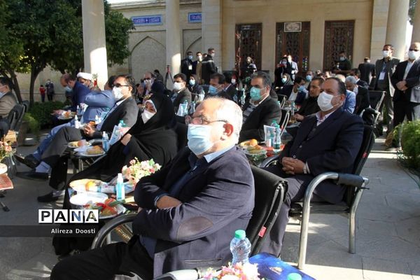آیین افتتاحیه نخستین جشنواره معلمان هنرمند کشور در شیراز