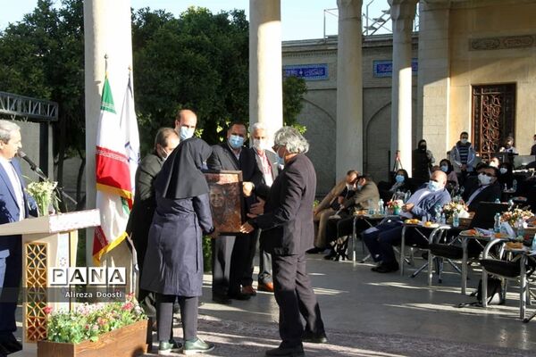 آیین افتتاحیه نخستین جشنواره معلمان هنرمند کشور در شیراز