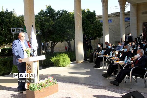 آیین افتتاحیه نخستین جشنواره معلمان هنرمند کشور در شیراز