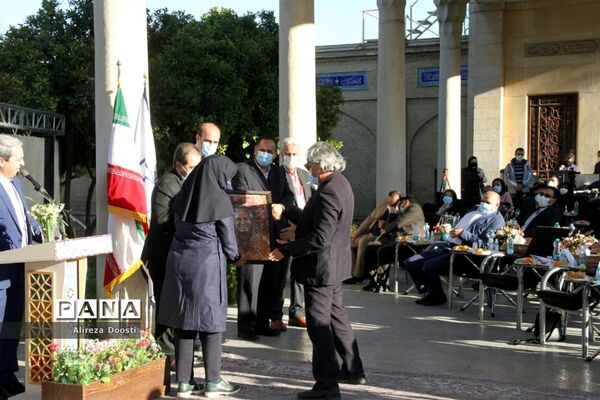 آیین افتتاحیه نخستین جشنواره معلمان هنرمند کشور در شیراز