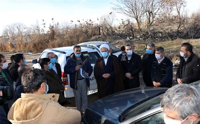 بستر و حریم رودخانه زنجانرود، برای پیشگیری از سیلاب‌های فصلی  لایروبی می‌شود