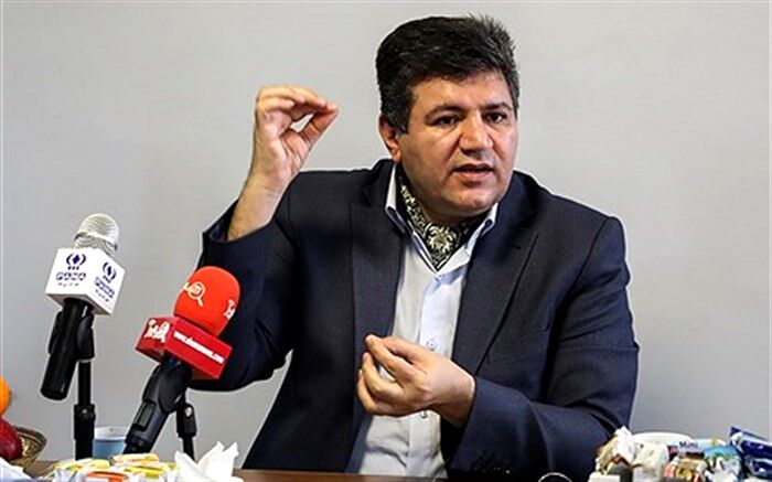 نگهداری ارز در خارج از شبکه بانکی ممنوع شود