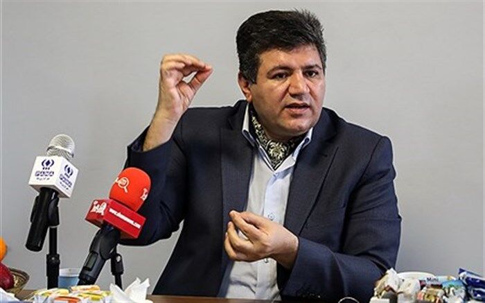 نگهداری ارز در خارج از شبکه بانکی ممنوع شود
