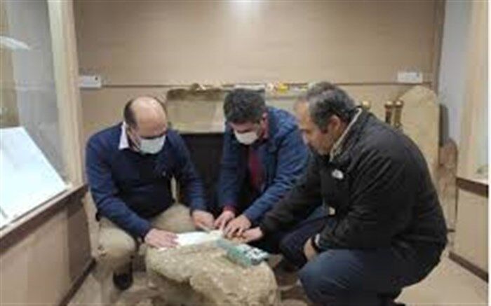 سنگ قبر تاریخی قلعه رودخان، مربوط به حکام محلی است