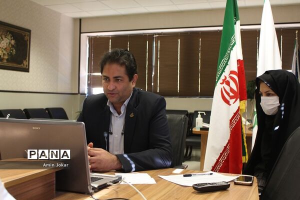 نشست هم اندیشی مسئولان سازمان دانش‌آموزی استان فارس به صورت ویدئو کنفرانس