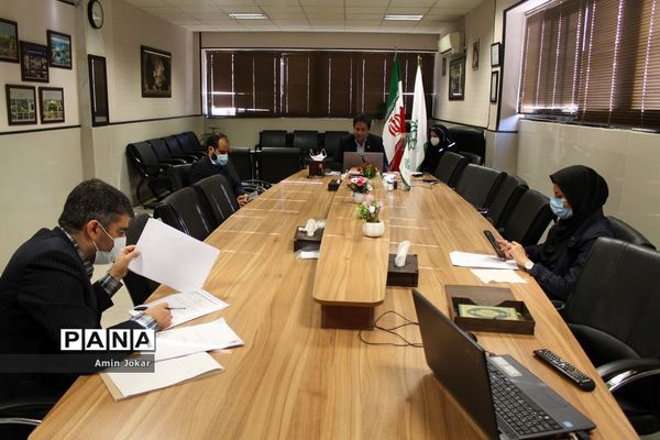 نشست هم اندیشی مسئولان سازمان دانش‌آموزی استان فارس به صورت ویدئو کنفرانس