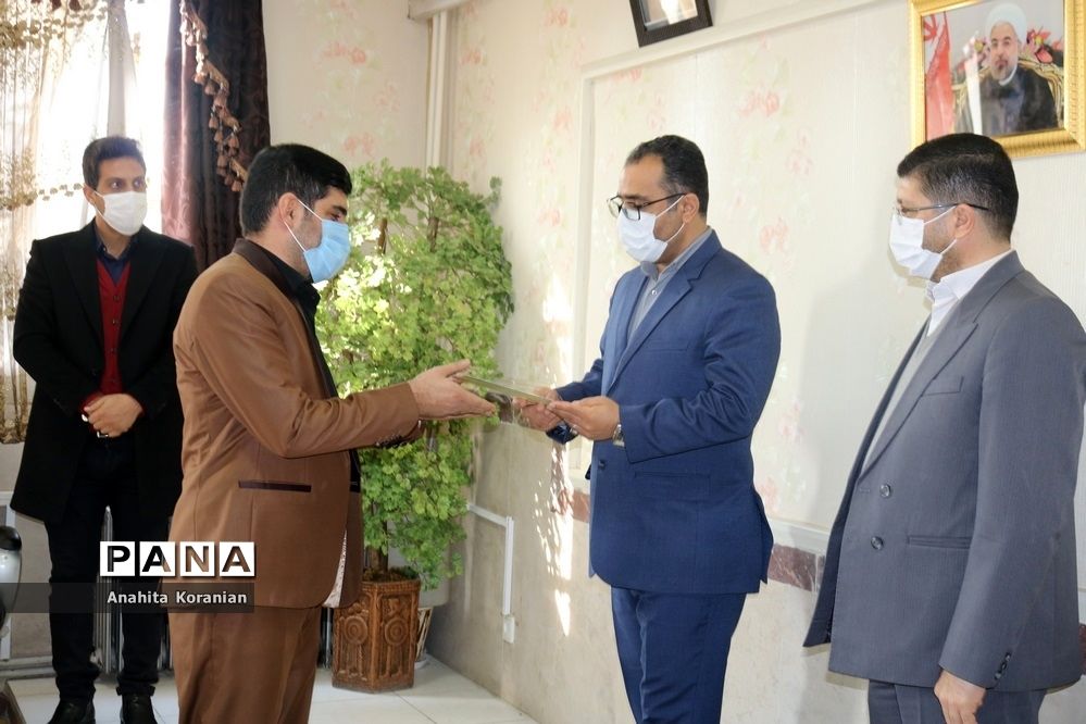 تجلیل از همکاران برتردرحوزه پرورشی شهرقدس