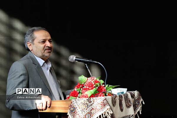 اختتامیه و تجلیل از برگزیدگان کشوری مهتاب در نور