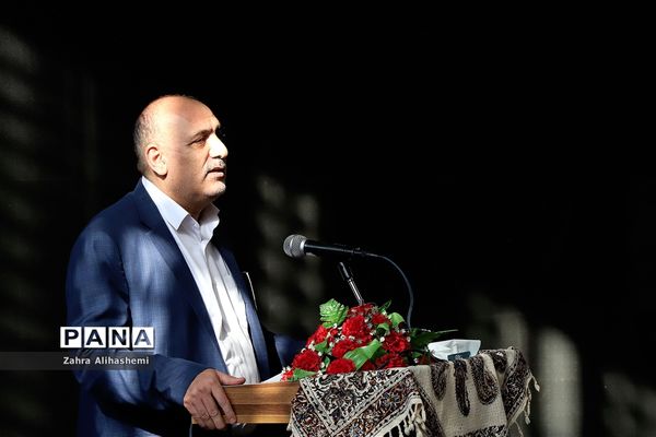 اختتامیه و تجلیل از برگزیدگان کشوری مهتاب در نور