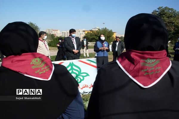 پاکسازی ساحل رودخانه کارون در شهراهواز توسط پیشتازان ناحیه یک اهواز