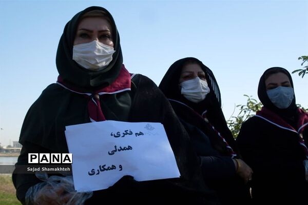پاکسازی ساحل رودخانه کارون در شهراهواز توسط پیشتازان ناحیه یک اهواز