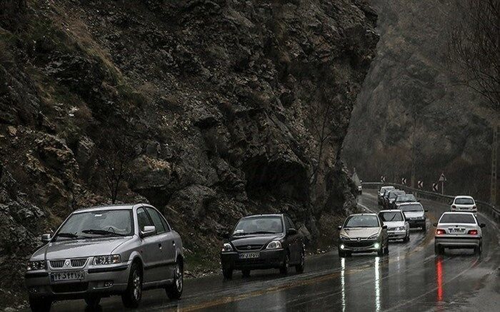 آغاز بارندگی در جاده‌های غربی کشور