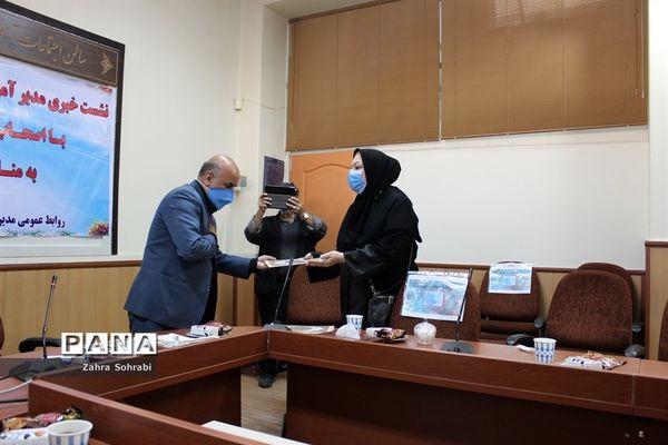 نشست خبری مدیر آموزش و پرورش شهرستان اسلامشهر با اصحاب رسانه  و خبرنگاران