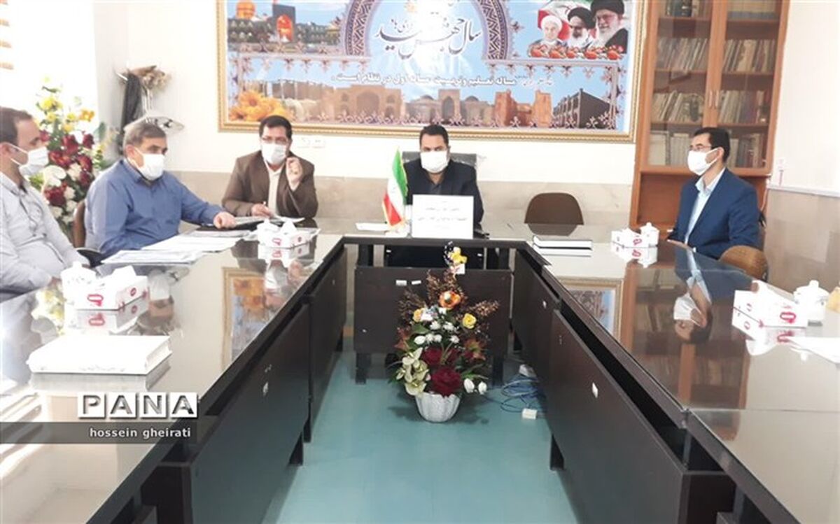 تجلیل از دانش آموزان منتخب جشنواره نوجوان خوارزمی شهرستان خواف