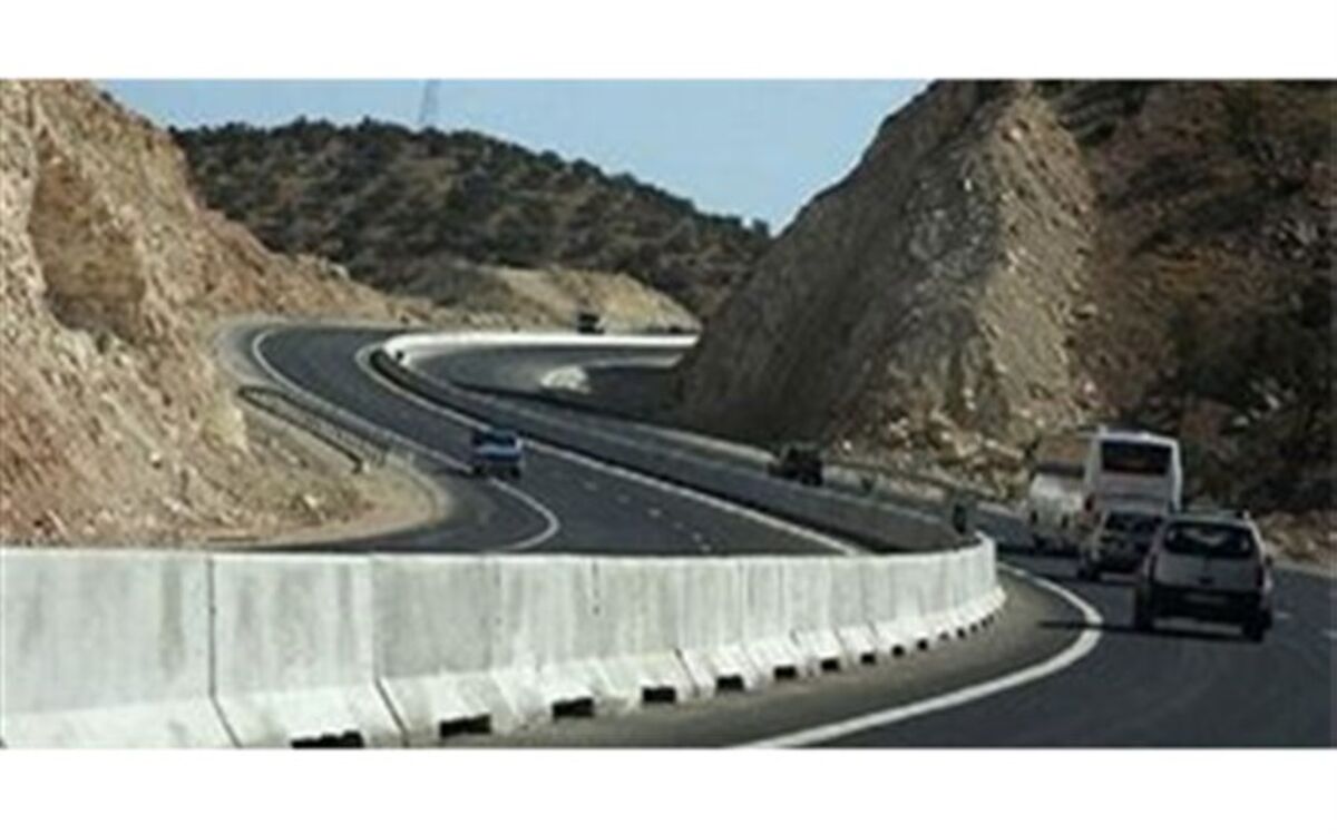 توقیف ۱۲ موتورسیکلت متخلف در آزادراه تهران- شمال