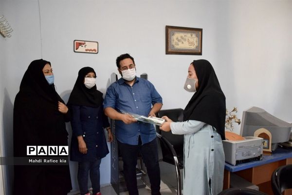 تبریک دانش آموزان خبرنگار خبرگزاری پانا، به مناسبت روز خبرنگار  به خبرنگاران  آذربایجان شرقی